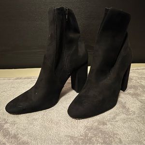 Aldo Ankle Boots/Heels Women’s Size 9